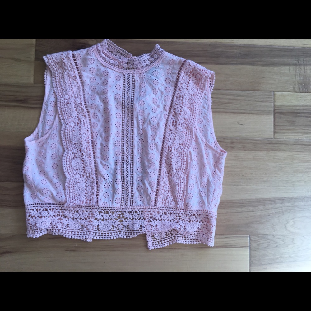 New Lacy Girly Pink Sleeveless Top⭐️ 2 for 1 !!